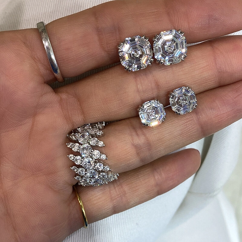 Mozanit Kare Tek Taş küpe - 2 Karat - 4