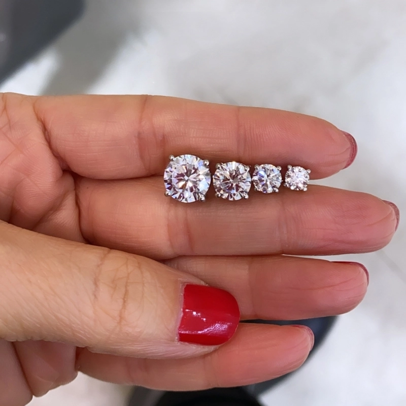 Tektaş Küpe - 0.84 Karat - 2